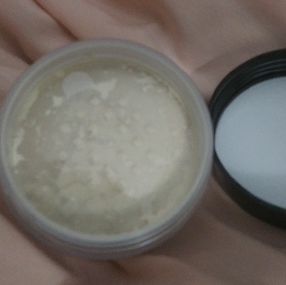 LauraMercier+Puff Setting Power - Picture 7 of 10